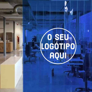 Cortina de tiras de PVC azul transparente com logótipo