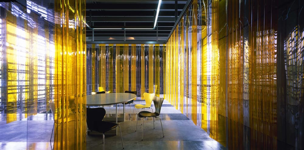 cortinas-de-tiras-de-pvc-amarelo-transparente